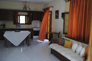 Pelion, Sun House