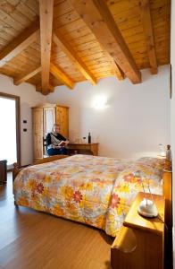 Doppelzimmer mit Balkon und Gartenblick