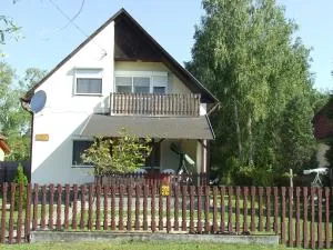 Thomas nyaraló - Balatonmáriafürdő