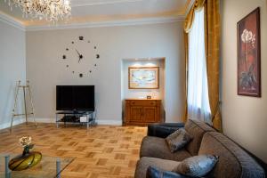 Old Riga 2 Bedroom Vecpilsetas Street Apartment