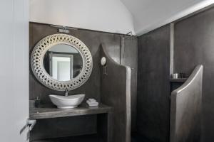 Elitoz Suites Santorini Greece