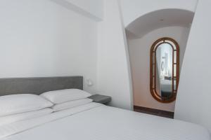 Elitoz Suites Santorini Greece