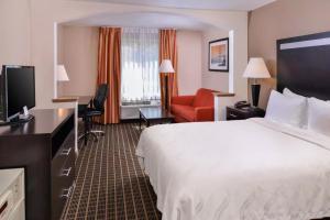 Queen Suite room in Hotel Nova SFO By FairBridge