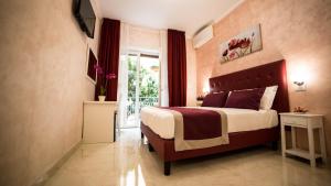 Deluxe Double Room with Balcony room in St. Peter Area Luxury Suites