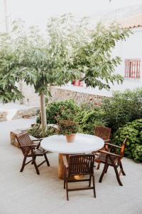 Augustis Suites