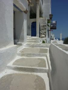 Kastro Gate Apartment ,entrance to an ancient village Sifnos Greece