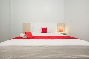 RedDoorz Syariah at Kartohardjo Madiun