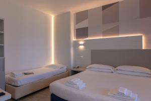 Superior Quadruple Room with Sea View and Balcony - Annex room in Hotel Sole