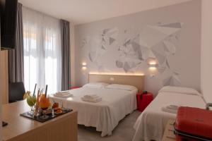 Superior Triple Room with Sea View and Balcony - Annex room in Hotel Sole