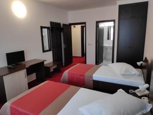 Double or Twin Room with Bathroom room in Hostel Caliman