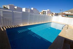 Cozy apartment near the sea with wifi and pool