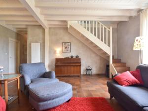 Maisons de vacances Magnificient Mansion in Burgundy with Pool : photos des chambres