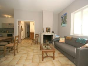 Villas Romantic holiday home in Flayosc with private swimming pool and in the forest : photos des chambres