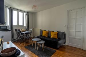 Appartements Charmant 2 pieces pour 4 personnes a Courbevoie : photos des chambres
