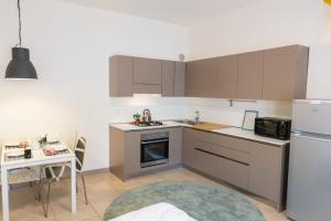 Domus Verona - Ampia residenza Filippini a pochi passi dallArena