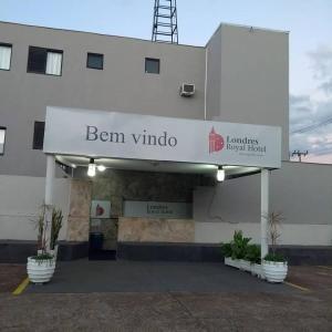 Londres Royal Hotel - Cama de alvenaria