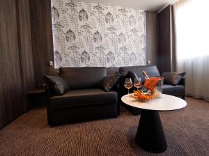 Hotels Best Western Premier Le Patio des Artistes Wellness Jacuzzi : photos des chambres