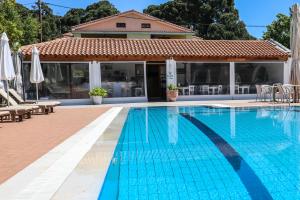 Sunset Studios & Apartments Skiathos Greece