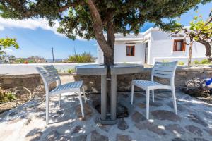 Madalena's Summer House Milos Greece