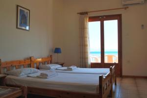 Seaview self catering apartment - Helen No 1 Arkadia Greece