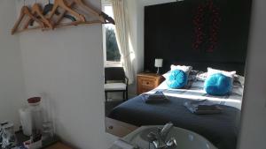 Double Room with En-Suite room in Oakcliffe Hotel