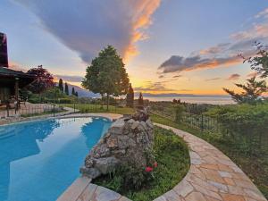 Luxury Wooden Villa with Pool, The Nest Corfu Greece