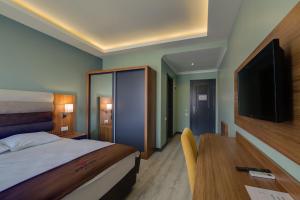 City HOTEL
