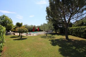 Apartment Lorena with pool