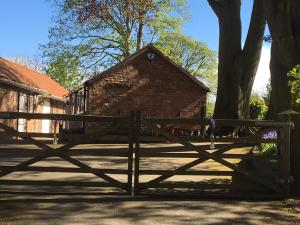 Crossways Self-Catering Cottage - Self Contained