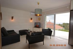 Dreamlodge - Luxe Dalmatian Villa, private pool, parking, mooring, breathtaking sea & mountain view, at 150 m from idyllic private beach