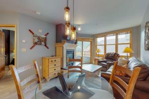One-Bedroom Apartment room in River Run Village
