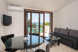 Apartments Brodarica Beach With Balcony Seaview 