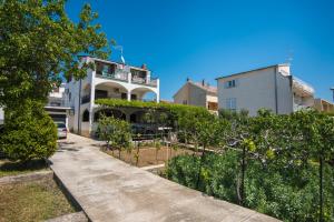 Apartments Brodarica Beach With Balcony Seaview
