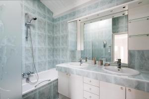 Villas Tres belle villa avec piscine (4*) : photos des chambres