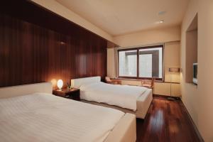 River Retreat Garaku