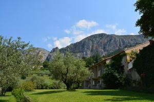 Hotels Hotel Le Colombier : Chambre Double Supérieure avec Balcon - Vue sur Vallée