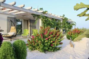 Ferienhaus Luxury brand new Villa, walk to beach Orosei Italien