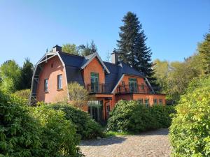 Chata Ferienhaus am Wasserturm für 6 Erwachsene und 9 Kinder Graal-Müritz Německo