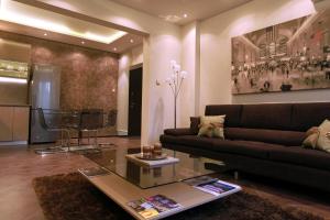 Brown Cottage Apartment