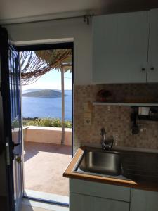 Venetiko Studios Irakleia-Island Greece