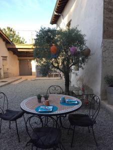 B&B / Chambres d'hotes La Grange de la Batone - Bed and Breakfast : photos des chambres