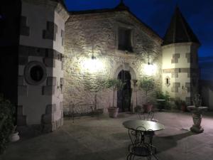 B&B / Chambres d'hotes Les Deux Tours : photos des chambres