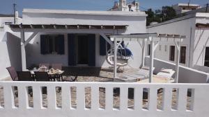 The Veranda of Gavrion-Exclusive, Centrally located with Seaview Andros Greece