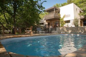 La Source - 4hvězdičkové hotely ve městě Saint-Saturnin-dʼApt