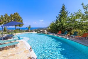 Luxury Wooden Villa with Pool, The Nest Corfu Greece