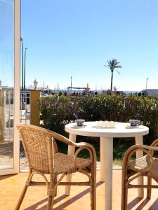 Apartament amb jardi a la platja dEmpuriabrava