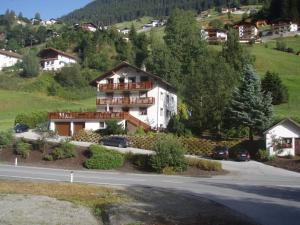 Landhaus Maria-Luise - 3-star hotels in Kappl