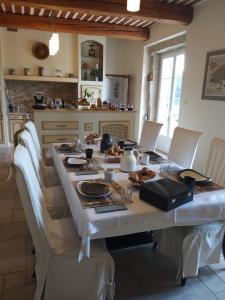 B&B / Chambres d'hotes Mas Du Puits : Chambre Double - Vue sur Jardin