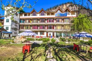 FabHotel Whispering Wood