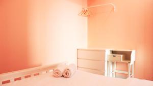 Modern 2BR Apartment at Newton Residence Bandung By Travelio